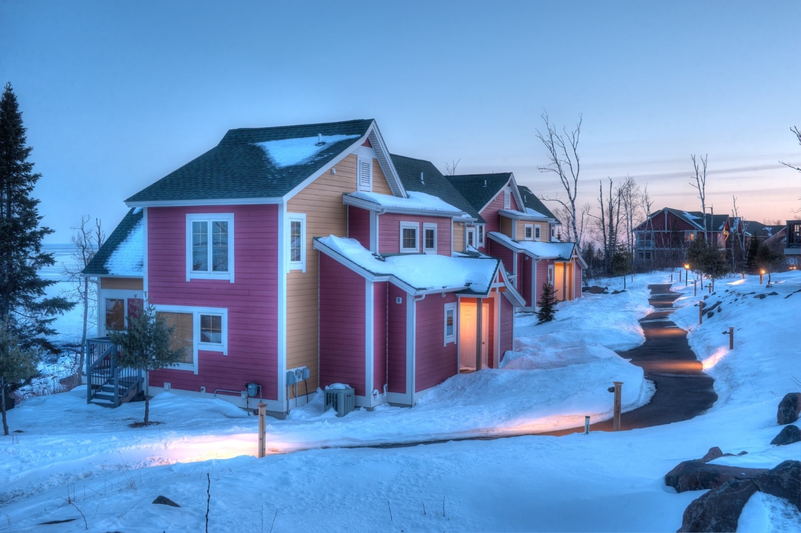 Lake Superior Lodging Accommodations At Cove Point Lodge