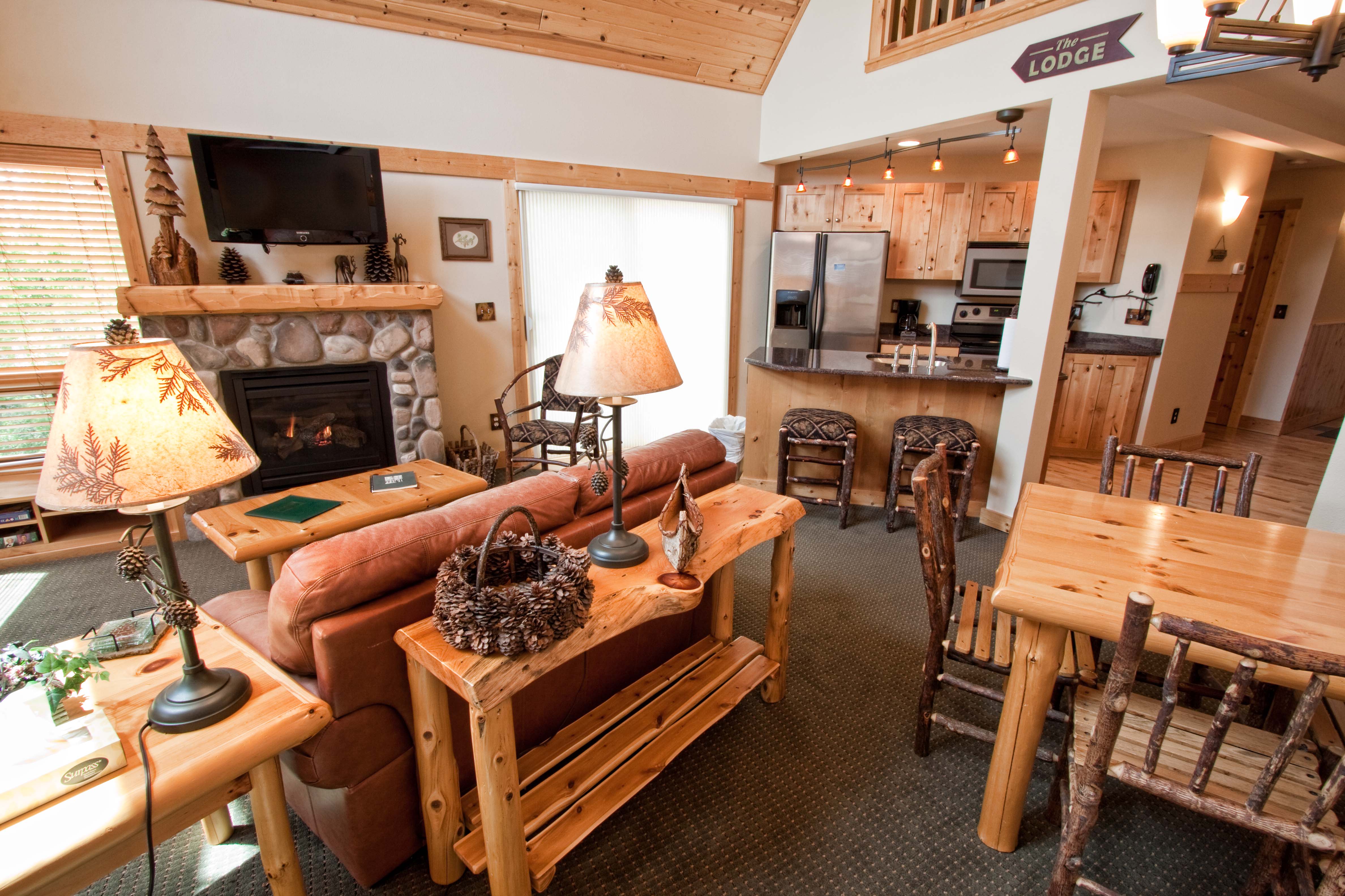 FjordSouthWoodsCottage-CovePointLodge-NorthShoreMN (4) Mickeys Fishhouse in the winter